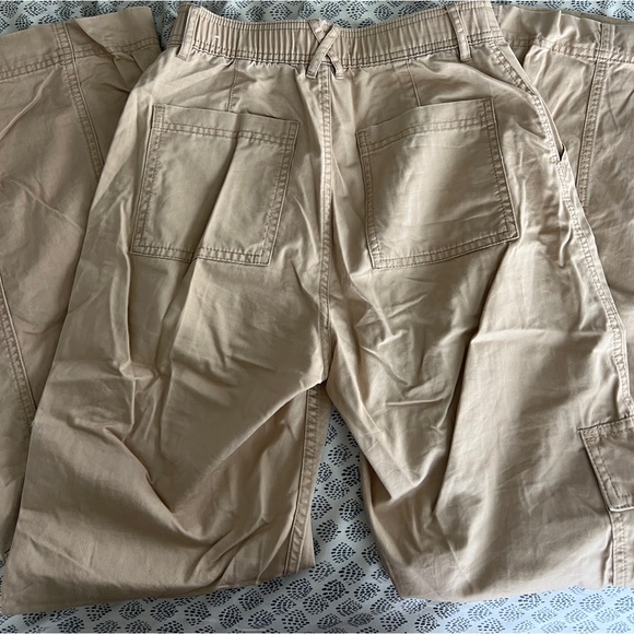 Abercrombie and Fitch Tan Cargo Trousers - Picture 4 of 8